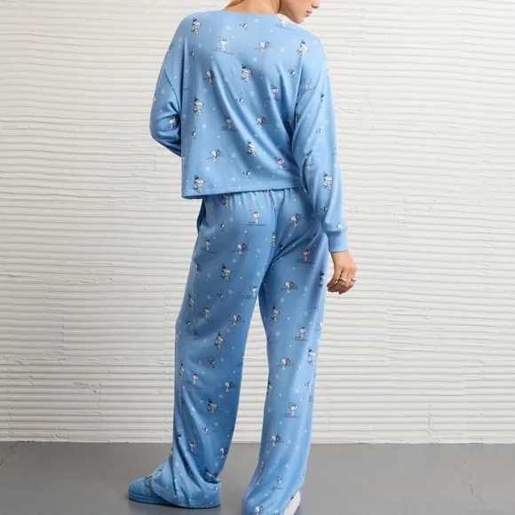 🐩 American Eagle Snoopy Plush Ski PJ Set 🩵 - Picture 4 of 4